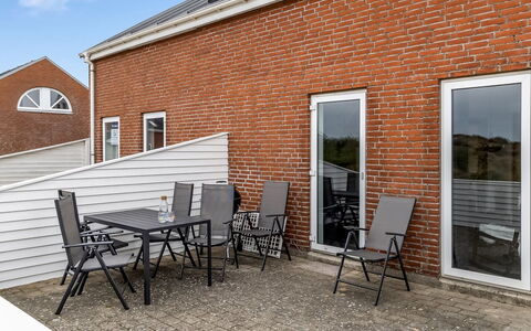 Sighwald - 2.3Km from the Sea: Verblijf, Huis, Huis, Dak, Veranda, Landgoed, Siding, Garden Gebouwen, Boerderij, Werf