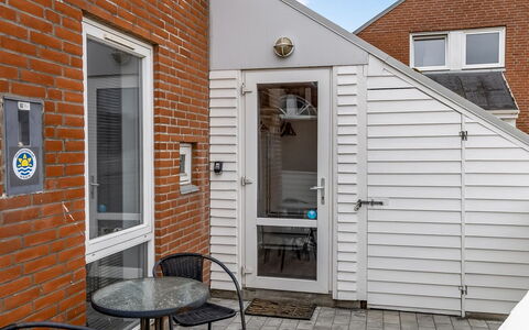 Sighwald - 2.3Km from the Sea: Verblijf, Huis, Huis, Dak, Veranda, Landgoed, Siding, Garden Gebouwen, Boerderij, Werf