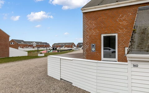 Sighwald - 2.3Km from the Sea: Verblijf, Huis, Huis, Dak, Veranda, Landgoed, Siding, Garden Gebouwen, Boerderij, Werf