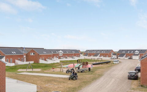 Sighwald - 2.3Km from the Sea: Verblijf, Huis, Huis, Dak, Veranda, Landgoed, Siding, Garden Gebouwen, Boerderij, Werf