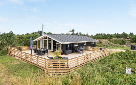 Elgin - 1.8Km from the Sea: Gebouw, Huis, Venster, Huis, Dak, Woongebied, Struik, Verblijf, Land Lot