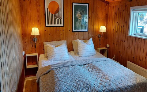 Elgin - 1.8Km from the Sea: Interieur Ontwerp, Meubilair, Hout, Flooring, Verdieping, Slaapkamer, Plafond, Bed, Textiel, Kamer