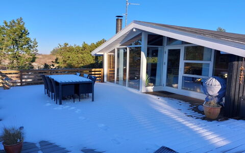 Elgin - 1.8Km from the Sea: Hout, Huis, Deur, Verblijf, Veranda, Schaduw, Stoel, Werf, Hardwood, Daylighting
