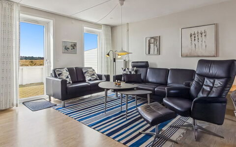 Nayana - 2.3Km from the Sea: Meubilair, Flooring, Verdieping, Interieur Ontwerp, Bankstel, Woonkamer, Appartement, Huis, Stoel, Houten Vloer