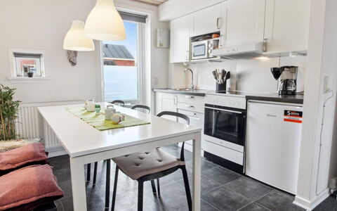 Alfa - 2.3Km from the Sea: Appartement, Schaduw, Balkon, Stoel, Hek, Buitenmeubels, Aluminium, Kunstgras