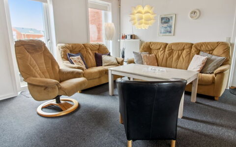 Alfa - 2.3Km from the Sea: Appartement, Schaduw, Balkon, Stoel, Hek, Buitenmeubels, Aluminium, Kunstgras