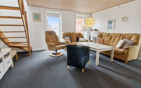 Alfa - 2.3Km from the Sea: Appartement, Schaduw, Balkon, Stoel, Hek, Buitenmeubels, Aluminium, Kunstgras