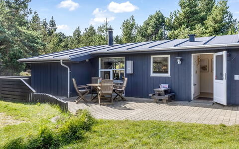 Roald - 2.2Km from the Sea: Huis, Verblijf, Deur, Landgoed, Schaduw, Siding, Hardwood, Garden Gebouwen, Veranda, Ontwerp
