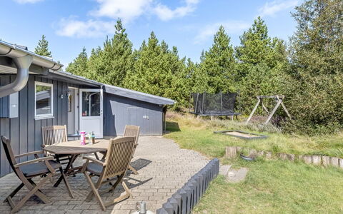 Roald - 2.2Km from the Sea: Huis, Verblijf, Deur, Landgoed, Schaduw, Siding, Hardwood, Garden Gebouwen, Veranda, Ontwerp