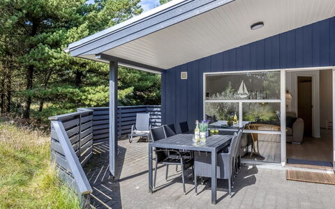 Roald - 2.2Km from the Sea: Huis, Verblijf, Deur, Landgoed, Schaduw, Siding, Hardwood, Garden Gebouwen, Veranda, Ontwerp