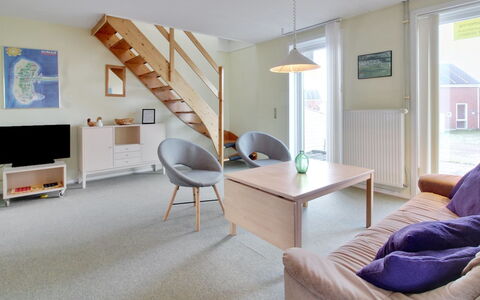 Aya - 2.3Km from the Sea: Gebouw, Huis, Venster, Huis, Dak, Woongebied, Struik, Verblijf, Land Lot