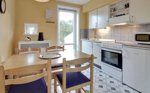 Aya - 2.3Km from the Sea: Gebouw, Huis, Venster, Huis, Dak, Woongebied, Struik, Verblijf, Land Lot