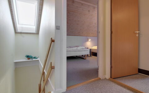 Aya - 2.3Km from the Sea: Gebouw, Huis, Venster, Huis, Dak, Woongebied, Struik, Verblijf, Land Lot