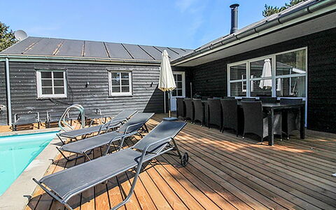 Svanborg - 3.7Km from the Sea: Dak, Huis, Land Lot, Huis, Verblijf, Landgoed, Garden Gebouwen, Schaduw, Blokhut, Landscaping