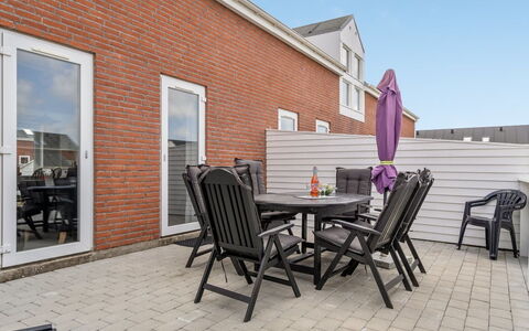 Mariam - 2.3Km from the Sea: Dak, Huis, Land Lot, Huis, Verblijf, Landgoed, Garden Gebouwen, Schaduw, Blokhut, Landscaping