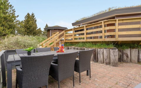 Mariette - 3.1Km from the Sea: Hout, Beits, Hardwood, Dek, Plank, Veranda, Buitenmeubels, Tuin, Timmerhout, Eco Hotel