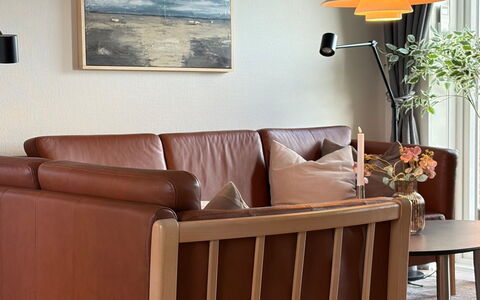 Adils - 2.5Km from the Sea: Hout, Interieur Ontwerp, Bruin, Meubilair, Beits, Hardwood, Vernis, Ontwerp, Multiplex, Woonkamer