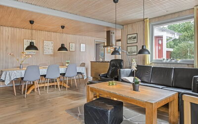 Gabriela - 1Km from the Sea