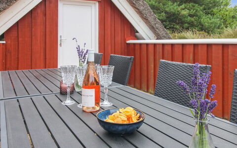 Dufa - 3.2Km from the Sea: Gebouw, Huis, Venster, Huis, Dak, Woongebied, Struik, Verblijf, Land Lot