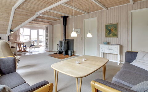 Dida - 3.1Km from the Sea: Interieur Ontwerp, Meubilair, Flooring, Hout, Plafond, Verdieping, Kamer, Stoel, Woonkamer, Huis
