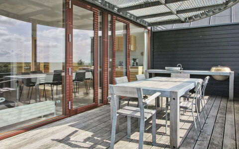 Merisa - 2.5Km from the Sea: Verblijf, Huis, Huis, Dak, Veranda, Landgoed, Siding, Garden Gebouwen, Boerderij, Werf
