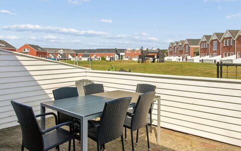 Mildred - 2.3Km from the Sea: Meubilair, Samengesteld Materiaal, Buitenmeubels, Beits, Stoel, Buitentafel, Hardwood, Werf, Balkon