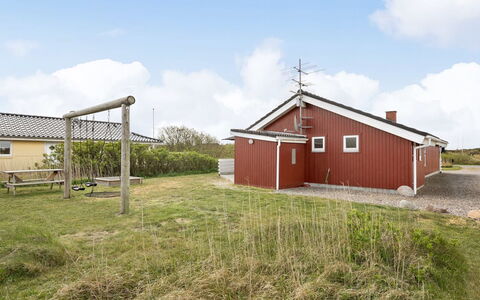 Hermandine - 700M from the Sea: Dak, Huis, Land Lot, Huis, Verblijf, Landgoed, Garden Gebouwen, Schaduw, Blokhut, Landscaping