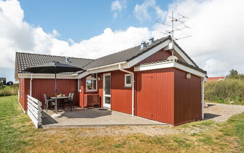 Hermandine - 700M from the Sea: Dak, Huis, Land Lot, Huis, Verblijf, Landgoed, Garden Gebouwen, Schaduw, Blokhut, Landscaping