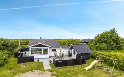 Pupa - 500M from the Sea: Verblijf, Huis, Huis, Dak, Veranda, Landgoed, Siding, Garden Gebouwen, Boerderij, Werf