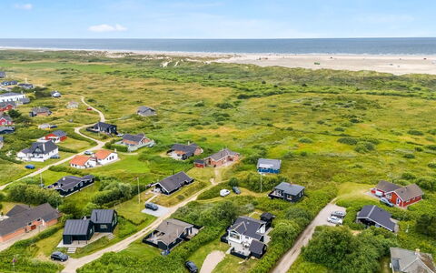 Pupa - 500M from the Sea: Verblijf, Huis, Huis, Dak, Veranda, Landgoed, Siding, Garden Gebouwen, Boerderij, Werf