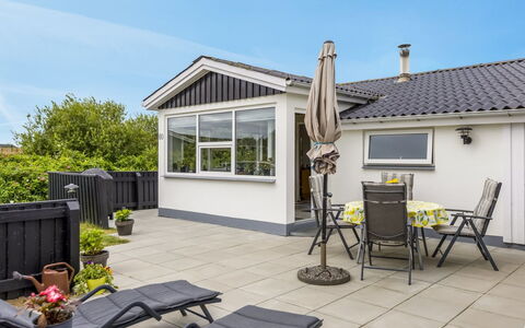 Pupa - 500M from the Sea: Verblijf, Huis, Huis, Dak, Veranda, Landgoed, Siding, Garden Gebouwen, Boerderij, Werf