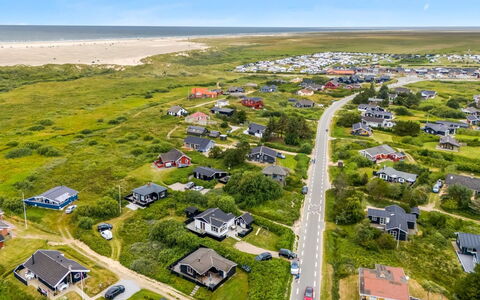 Pupa - 500M from the Sea: Verblijf, Huis, Huis, Dak, Veranda, Landgoed, Siding, Garden Gebouwen, Boerderij, Werf