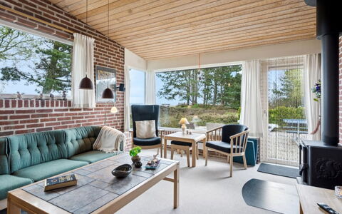 Sedine - 3.9Km from the Sea: Meubilair, Hout, Interieur Ontwerp, Huis, Stoel, Woonkamer, Plafond, Bankstel, Beits, Keuken En Eettafel