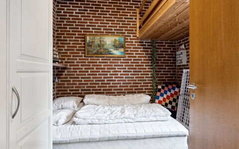 Sedine - 3.9Km from the Sea: Muur, Hout, Slaapkamer, Meubilair, Interieur Ontwerp, Bed, Verdieping, Flooring, Bedding, Laken