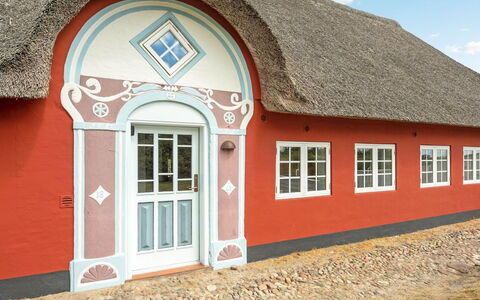 Willi - 3Km from the Sea: Dak, Huis, Land Lot, Huis, Verblijf, Landgoed, Garden Gebouwen, Schaduw, Blokhut, Landscaping