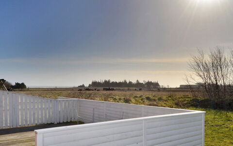 Willi - 3Km from the Sea: Dak, Huis, Land Lot, Huis, Verblijf, Landgoed, Garden Gebouwen, Schaduw, Blokhut, Landscaping