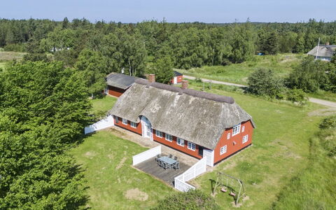 Willi - 3Km from the Sea: Appartement, Schaduw, Balkon, Stoel, Hek, Buitenmeubels, Aluminium, Kunstgras