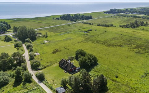 Willi - 3Km from the Sea: Appartement, Schaduw, Balkon, Stoel, Hek, Buitenmeubels, Aluminium, Kunstgras