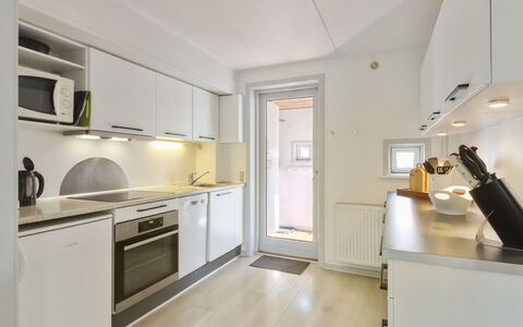 Nase - 2Km from the Sea: Struik, Stedelijk Ontwerp, Groundcover, Steen, Appartement, Landgoed, Metselwerk, Balkon, Landscaping
