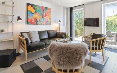Nase - 2Km from the Sea: Struik, Stedelijk Ontwerp, Groundcover, Steen, Appartement, Landgoed, Metselwerk, Balkon, Landscaping