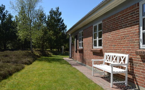 Angret - 3.5Km from the Sea: Gras, Huis, Dak, Huis, Verblijf, Struik, Land Lot, Landelijk Gebied, Boerderij, Groundcover