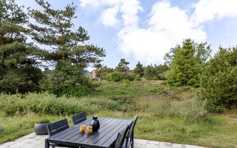 Andriette - 4.5Km from the Sea: Struik, Stedelijk Ontwerp, Groundcover, Steen, Appartement, Landgoed, Metselwerk, Balkon, Landscaping