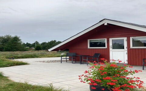 Andriette - 4.5Km from the Sea: Struik, Stedelijk Ontwerp, Groundcover, Steen, Appartement, Landgoed, Metselwerk, Balkon, Landscaping