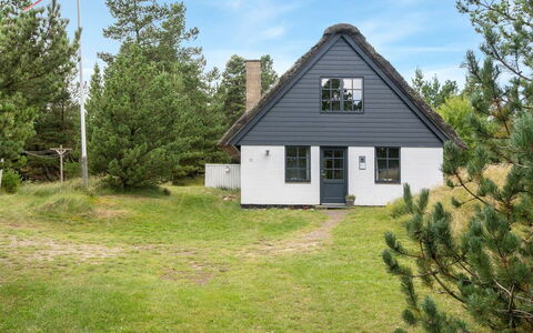Benedikta - 2.4Km from the Sea: Dak, Huis, Woongebied, Huis, Landgoed, Verblijf, Ontwerp