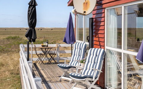 Blomma - 350M from the Sea: Dak, Land Lot, Verblijf, Huis, Landelijk Gebied, Schuur, Siding, Garden Gebouwen, Blokhut, Hut