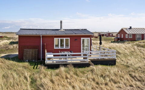 Blomma - 350M from the Sea: Dak, Land Lot, Verblijf, Huis, Landelijk Gebied, Schuur, Siding, Garden Gebouwen, Blokhut, Hut