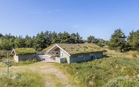 Bruna - 2Km from the Sea: Meubilair, Hout, Interieur Ontwerp, Flooring, Verdieping, Stoel, Kamer, Plafond, Woonkamer, Appartement