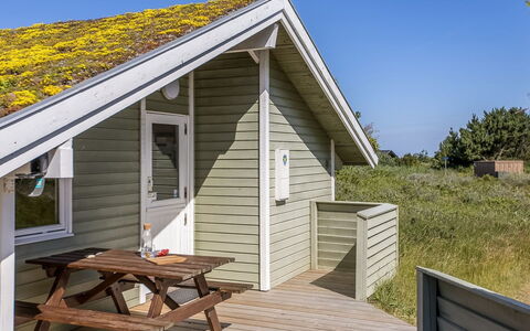Bruna - 2Km from the Sea: Meubilair, Hout, Interieur Ontwerp, Flooring, Verdieping, Stoel, Kamer, Plafond, Woonkamer, Appartement