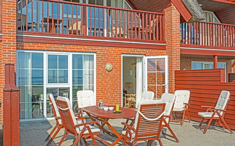 Henrietta - 3.5Km from the Sea: Meubilair, Stoel, Buitenmeubels, Appartement, Veranda, Beits, Balkon, Keuken En Eettafel, Schaduw, Dek