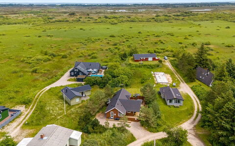 Svenny - 800M from the Sea: Dak, Huis, Woongebied, Huis, Landgoed, Verblijf, Ontwerp